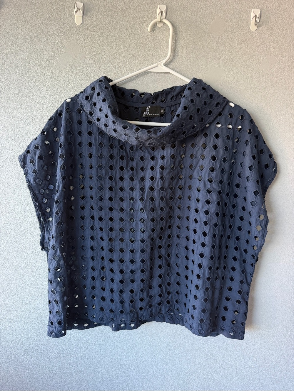 Fenini navy blue eyelet 100% cotton boxy short sleeve cowl neck blouse Womenās S